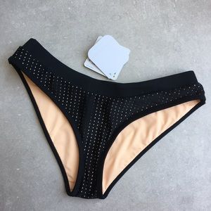 🆕 Fabletics Valentina Cheeky Bottom